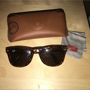 RAY-BAN Folding Wayfarers!!